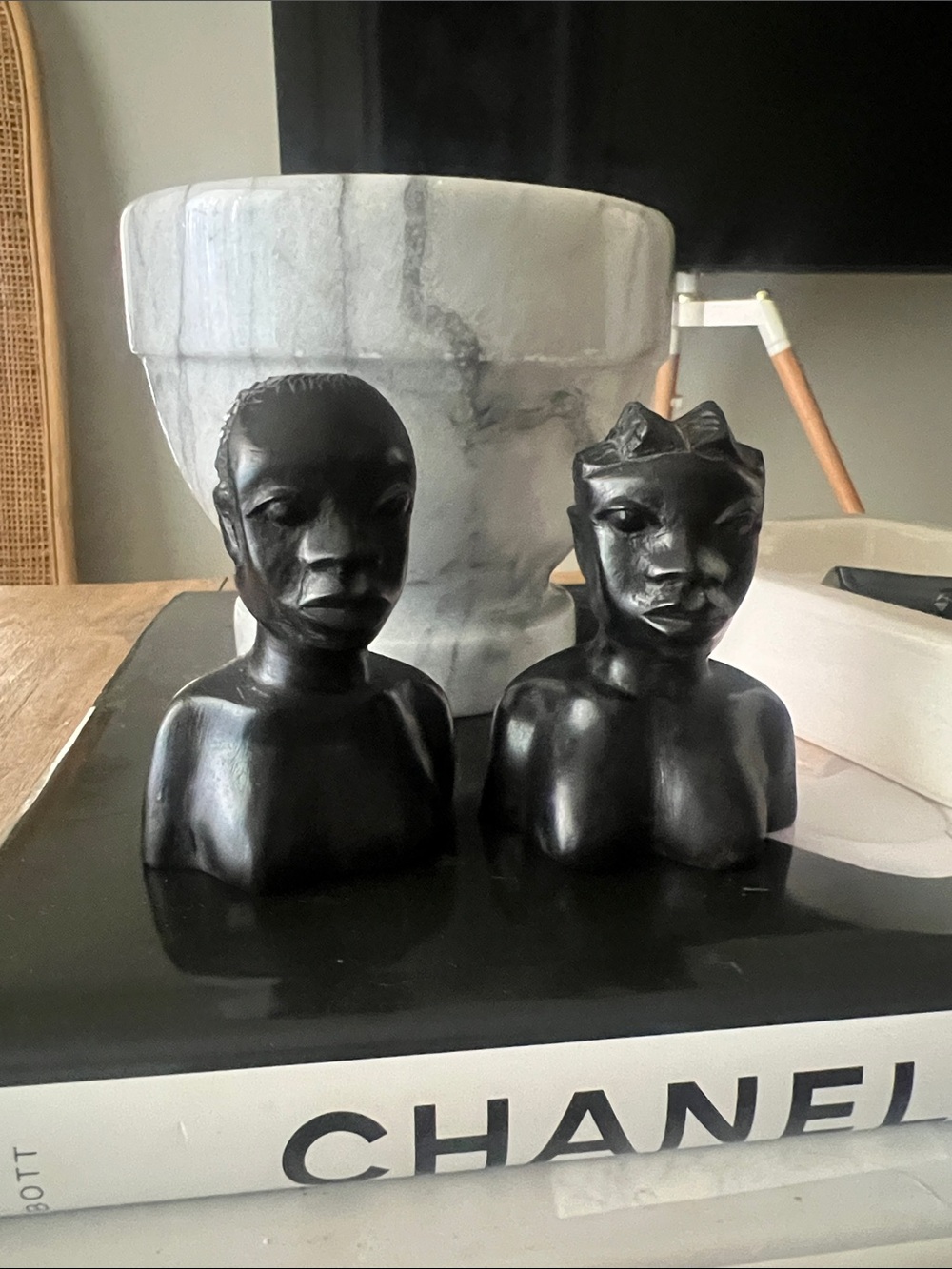 Vintage Hand-Carved African Black Decorative Bust Sculptures – Set of 2
